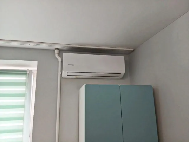 Монтаж на заложенную трассу в 5-м микрорайоне Установили сплит-систему Kentatsu в квартире...